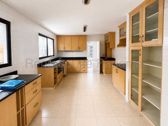 VENTA DE CASA ALTOS DEL GOLF GM