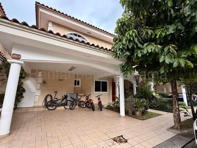 HOUSE FOR SALE COSTA DEL ESTE GM