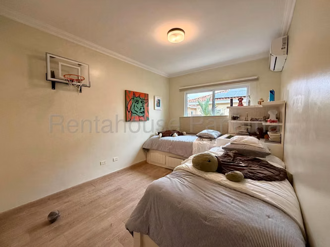 VENTA DE CASA COSTA DEL ESTE GM
