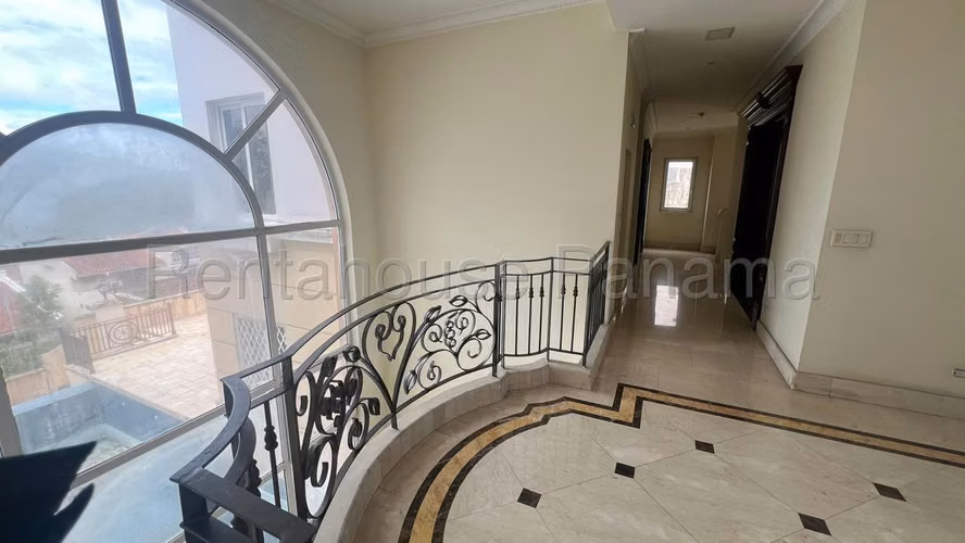 VENTA DE CASA DOS MARES GM