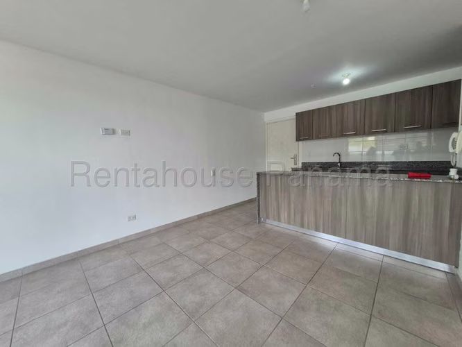 Se Alquila Apartamento en Brisas Del Golf MDV27-790