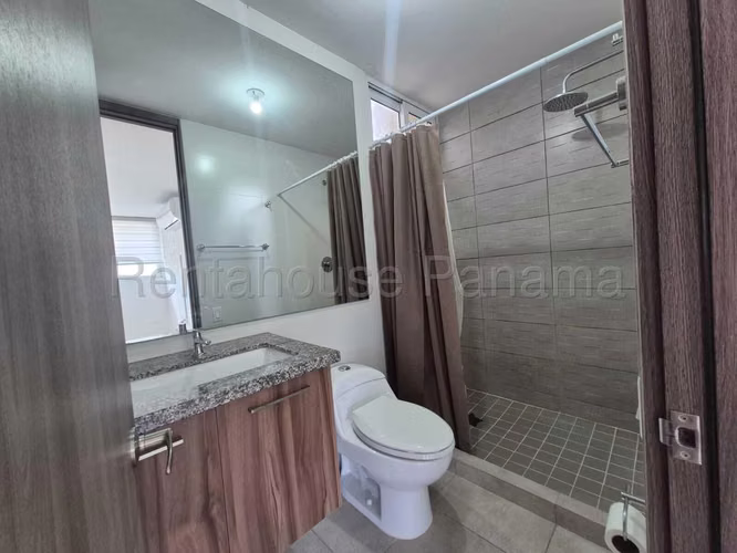 Se Alquila Apartamento en Brisas Del Golf MDV27-790