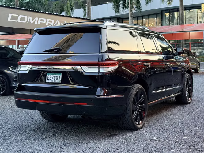 LINCOLN NAVIGATOR RESERVE