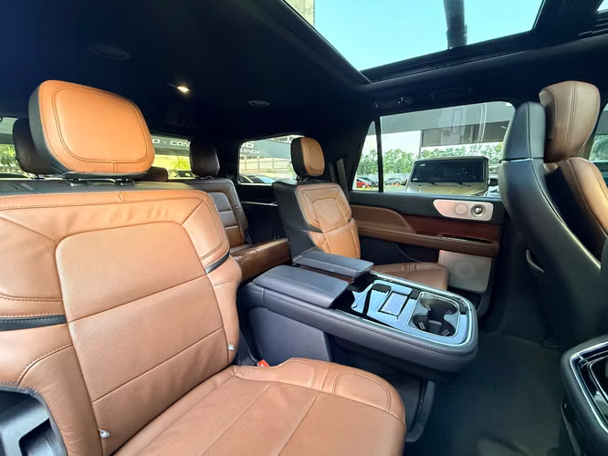 LINCOLN NAVIGATOR RESERVE