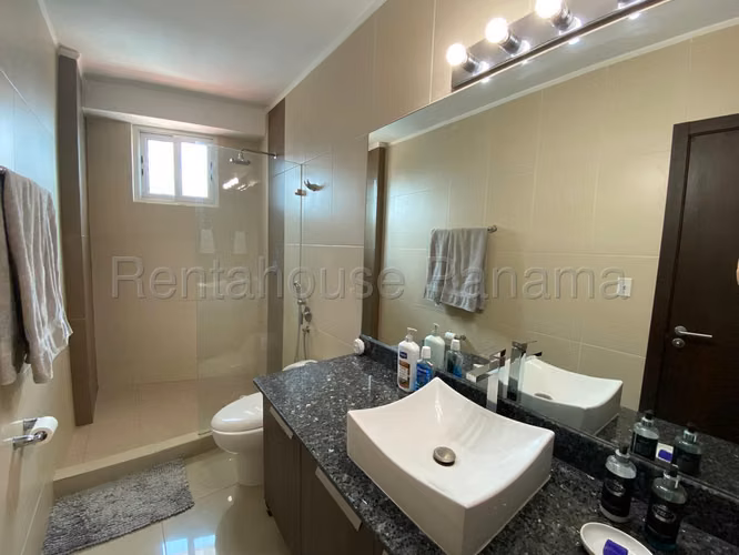 Vendo Apartamento en Carrasquilla KA26-7570