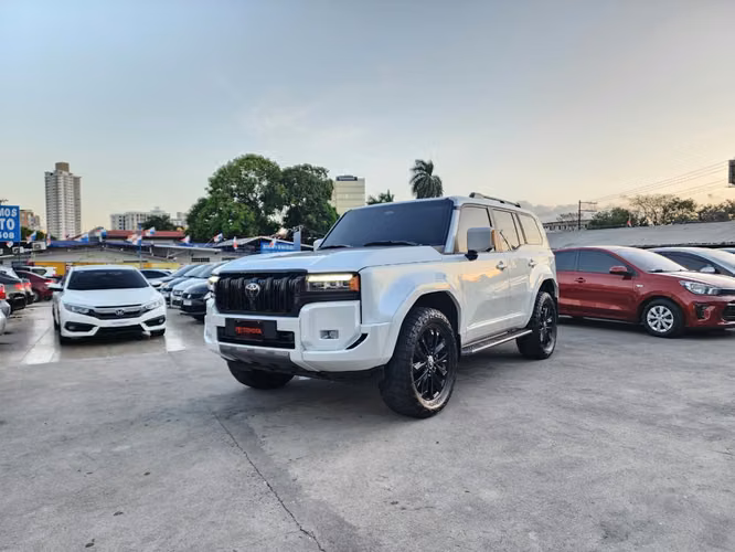 Toyota Land Cruiser Prado VX 2025