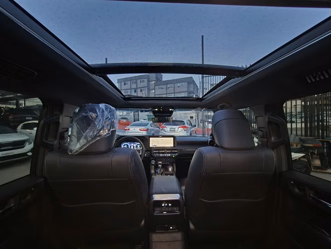 Toyota Land Cruiser Prado VX 2025