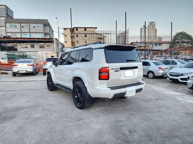 Toyota Land Cruiser Prado VX 2025