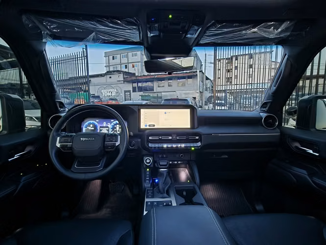 Toyota Land Cruiser Prado VX 2025