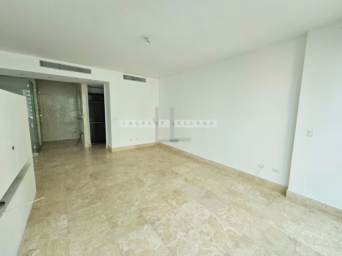 Vendo Apartamento con Terraza en Loft 41 Punta Pacífica. Negociable