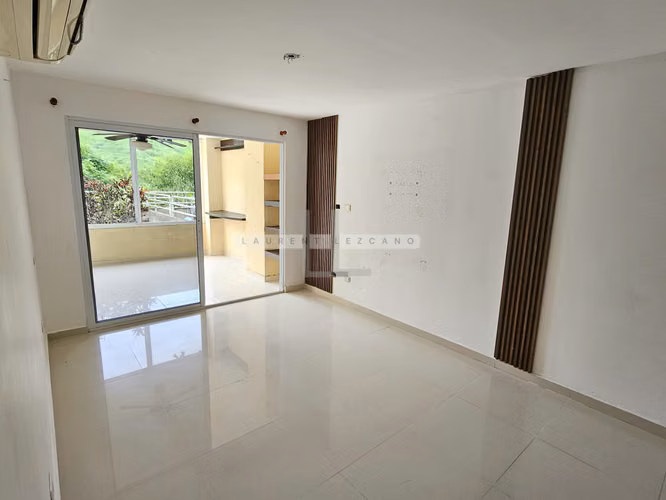 Venta Apartamento Planta Baja patio privado Altamira Garden. Haga una oferta