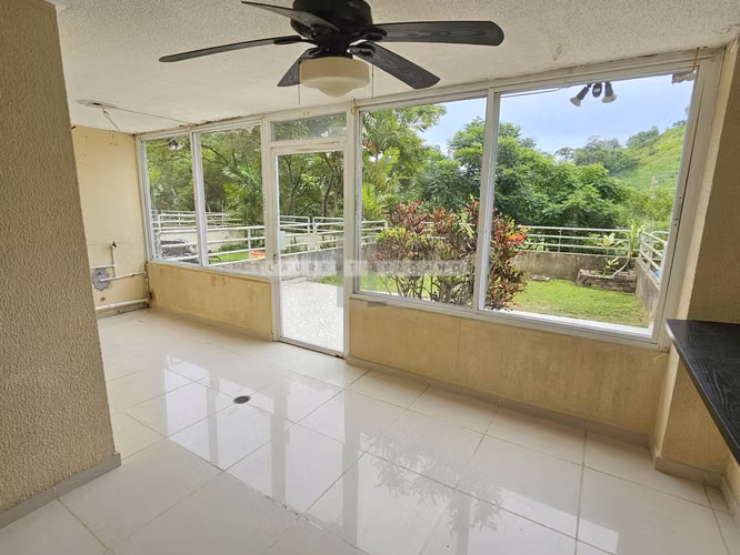 Venta Apartamento Planta Baja patio privado Altamira Garden. Haga una oferta