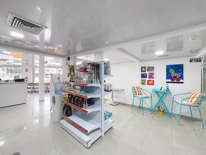 Venta de Plaza Comercial en Santa Elena