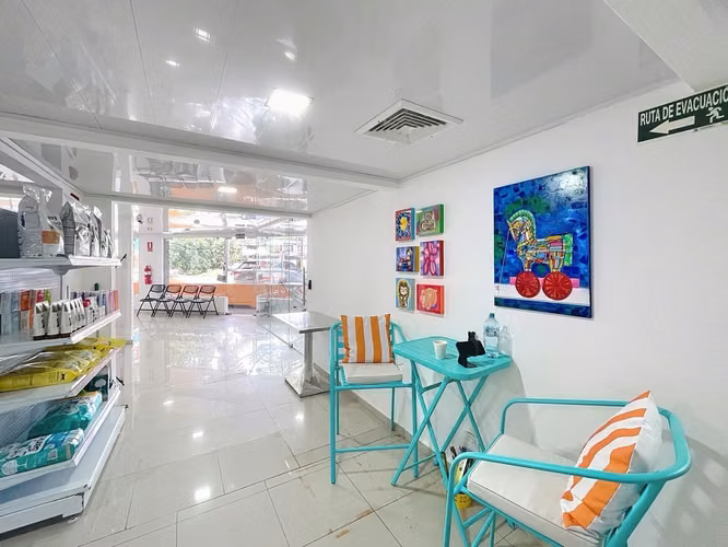 Venta de Plaza Comercial en Santa Elena