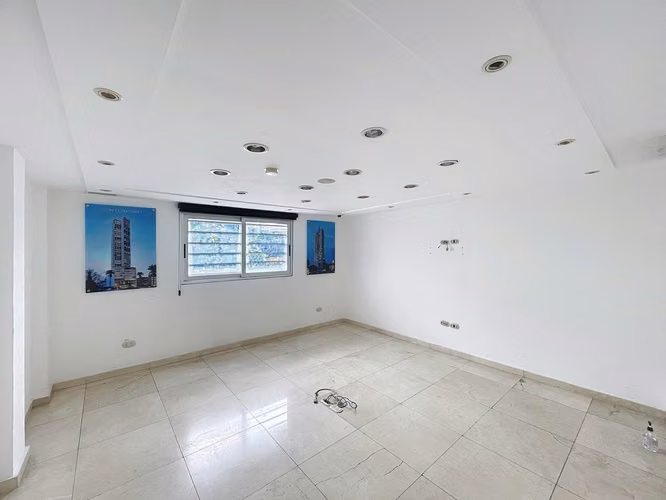 Venta de Plaza Comercial en Santa Elena