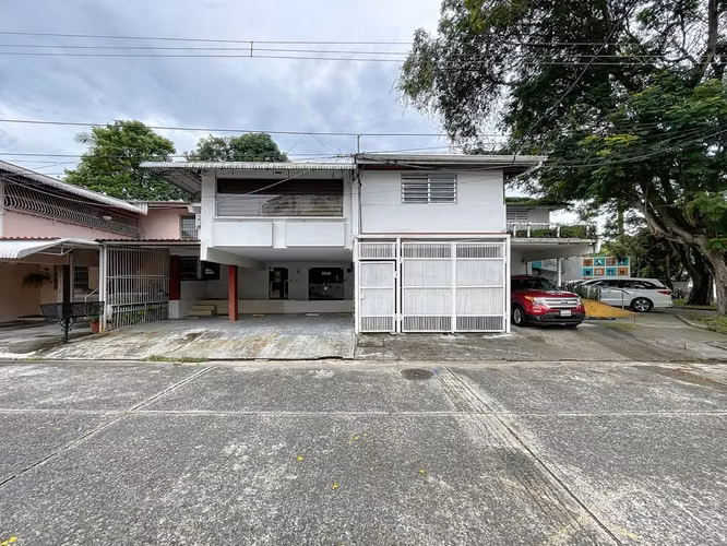 Venta de Plaza Comercial en Santa Elena