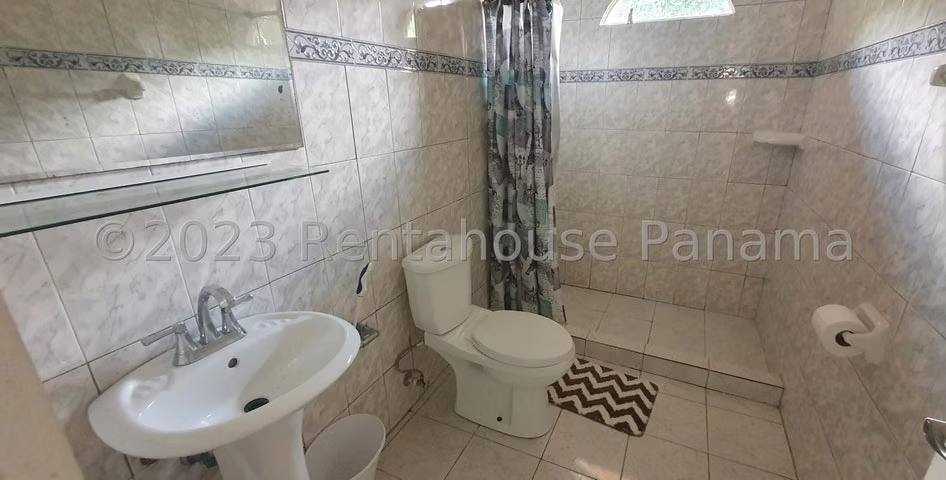 CASA EN VENTA EN OLLAS ABAJO. DDB26-468