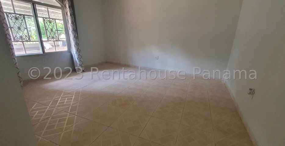 CASA EN VENTA EN OLLAS ABAJO. DDB26-468