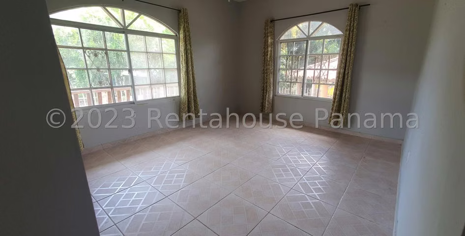 CASA EN VENTA EN OLLAS ABAJO. DDB26-468