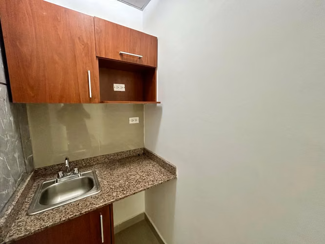 Oficina en Colores de Bella Vista de 50 mts2, baño privado, A/A inverter, 1 estacionamiento