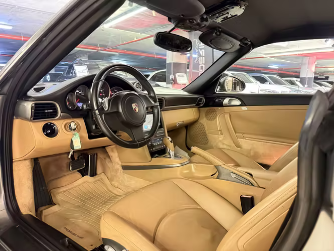 PORSCHE 911 CARRERA CABRIOLET 2011
