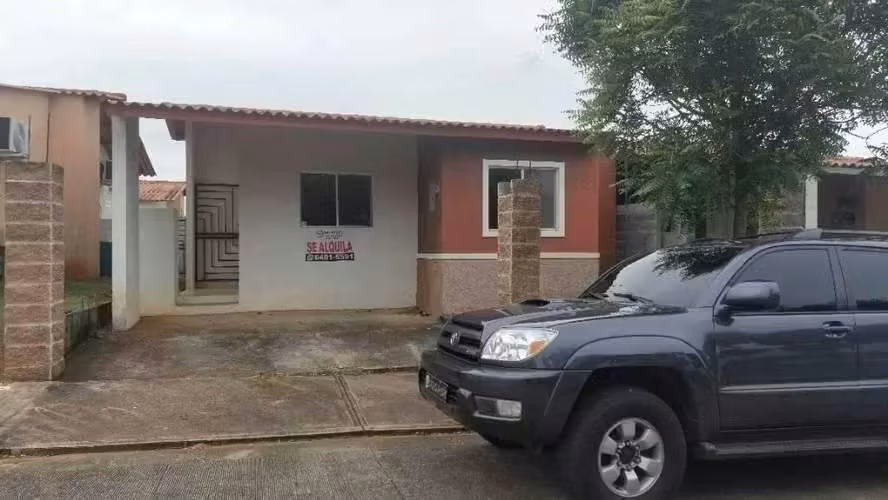 Se Alquila casa Arboledas cercada atrás Cloúster Los Avellanos