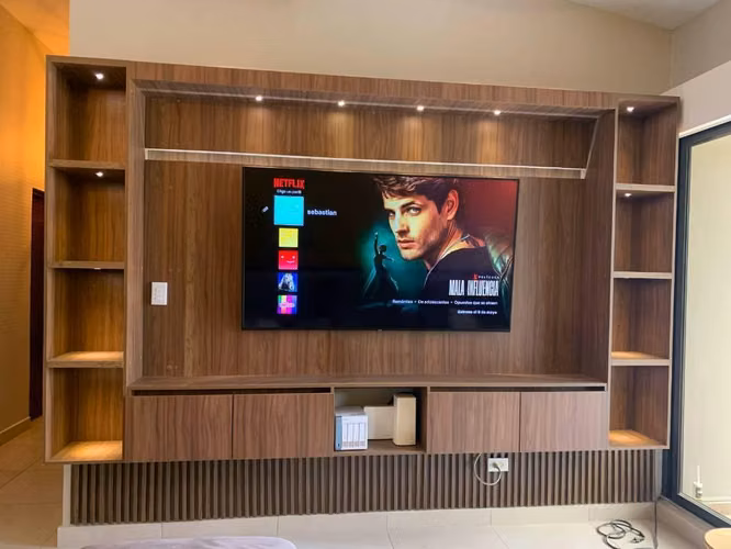 Mueble de TV modernos flotantes con luces leds de lujo a medida