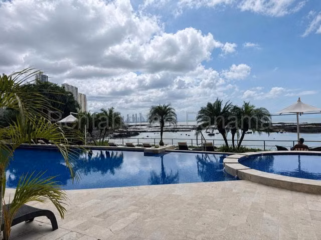 Venta de Apartamento en Punta Pacífica 27LBR531