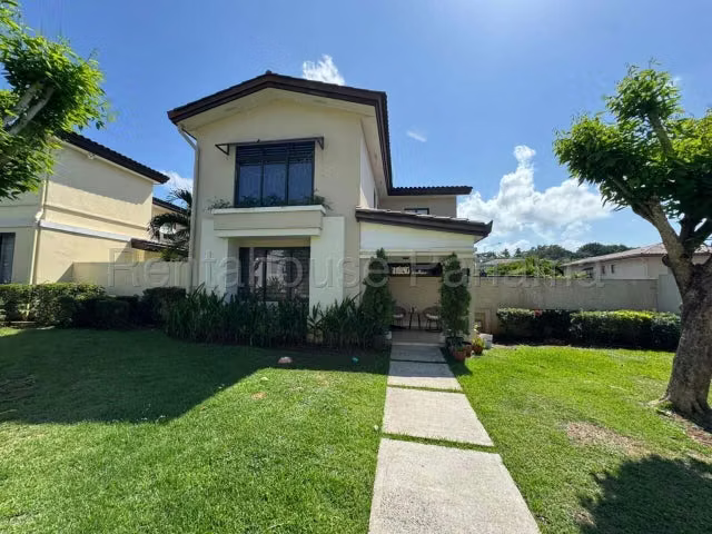 Venta de Casa en Panama Pacifico 27LBR923
