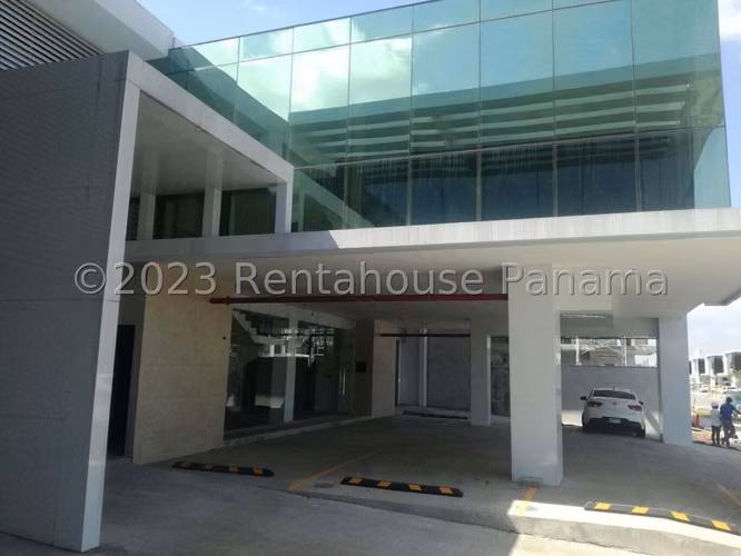 Venta de Galera en Parque Lefevre Panama Viejo Busines Solo Cliente Directo MC