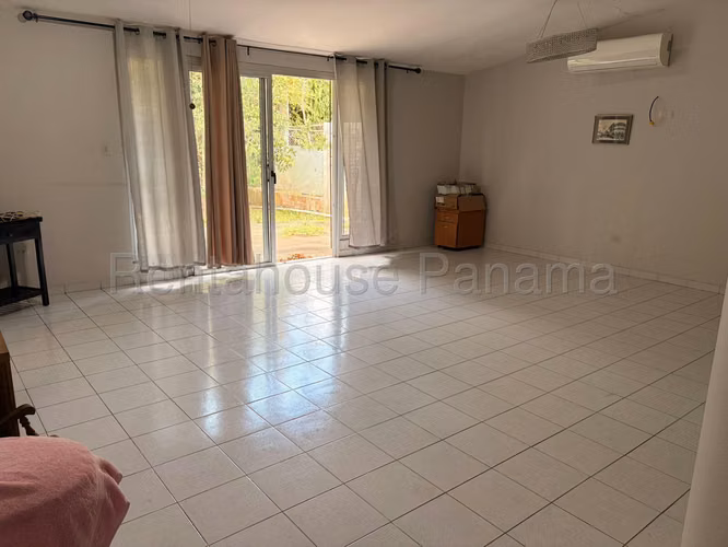 RR VENTA DE CASA EN CHANIS CASABLANCA