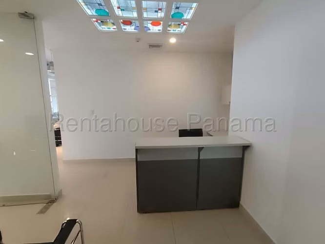 RR VENTA DE OFICINA EN OBARRIO SORTIS BUSINESS
