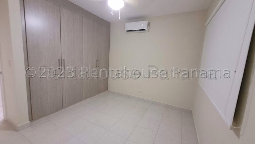 Vendo Casa en Versalles OF27-902