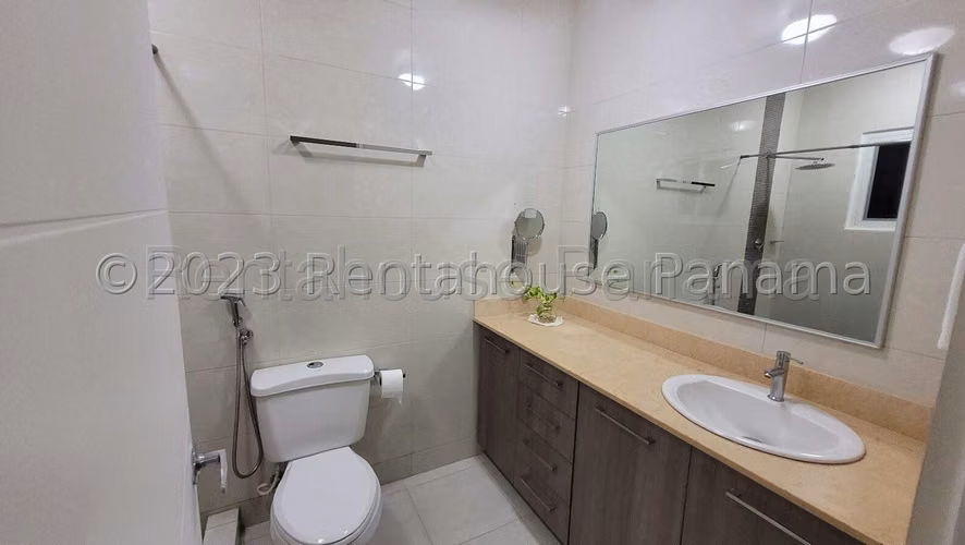 Vendo Casa en Versalles OF27-902