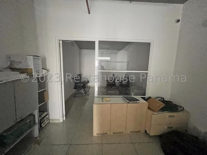 Alquiler de Local en Via España Torres de Castilla - Imagen 2