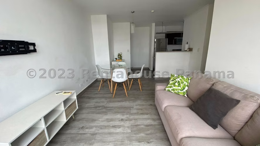 Apartamento en Alquiler en Carrasquilla RJ