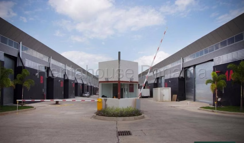 Galera de 550m2 en alquiler en Tocumen Warehouse
