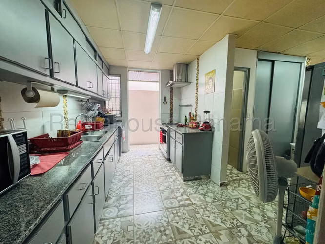 Venta de Casa en Chanis Los Laureles Solo Cliente Directo LFC