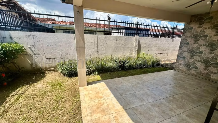Casa de una Planta en Venta en Chanis 27PPM942