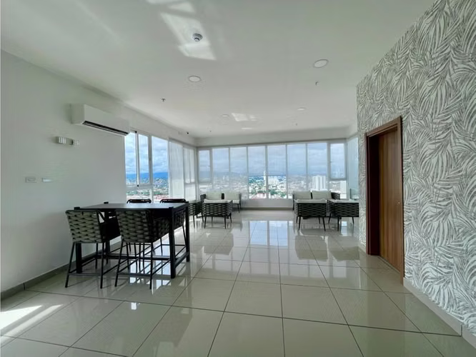 3 bedroom apartment for rent in Vía España