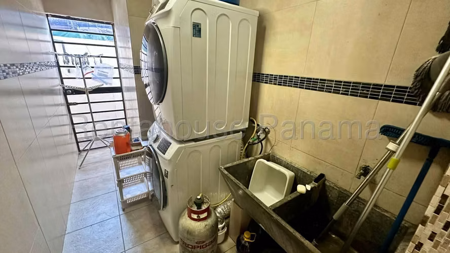 Venta de casa en Chanis AK