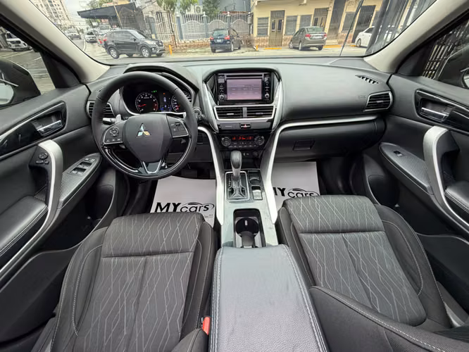 MITSUBISHI ECLIPSE CROSS 2020 TECHO PANORAMICO