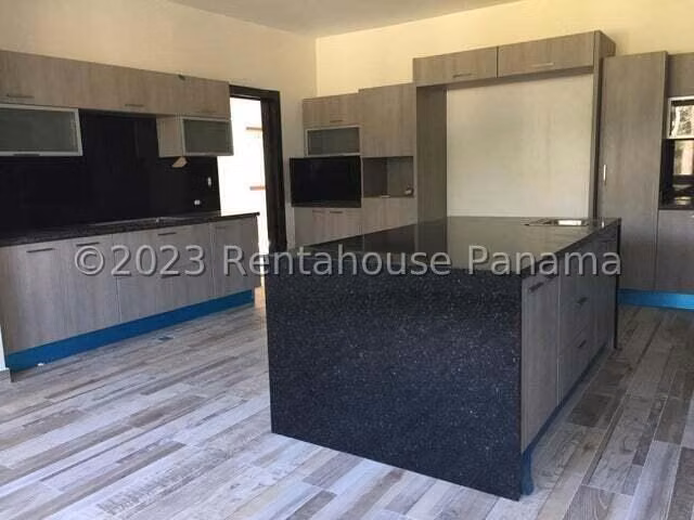 Espectacular Casa en Venta en Clayton 27PPM916