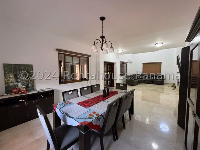 Venta de Casa en Clayton Los Senderos NS