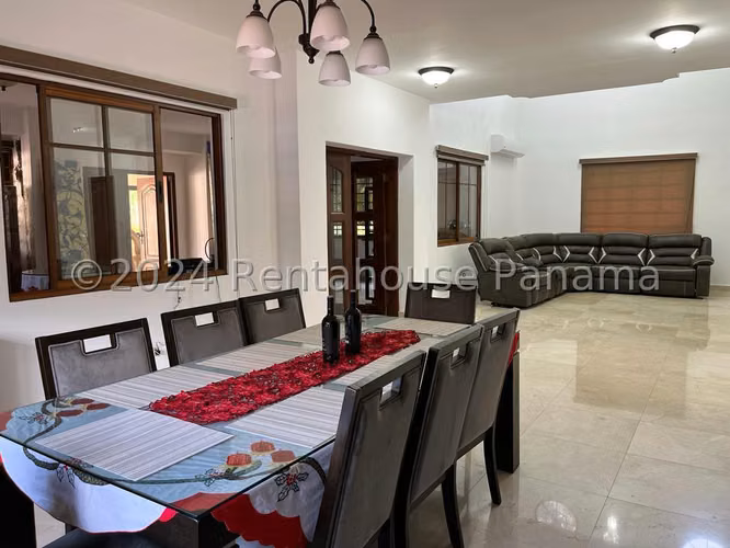 Venta de Casa en Clayton Los Senderos NS