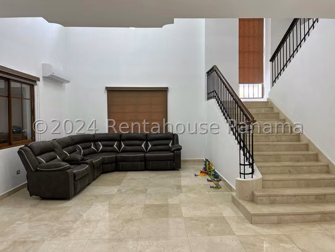 House for sale in Clayton Los Senderos NS