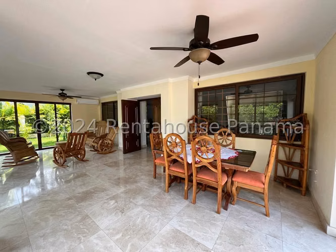 Venta de Casa en Clayton Los Senderos NS