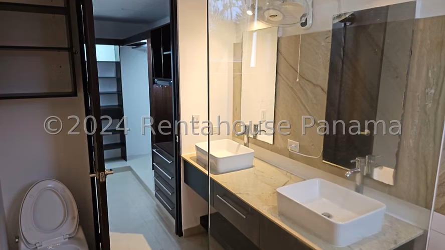 Venta de casa en Costa Sur AK