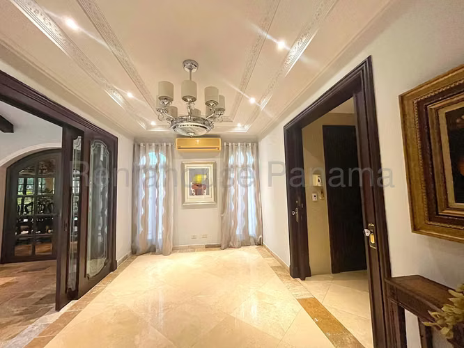 Glamorosa e Impecable Casa en Venta en Costa del Este 27PPM907