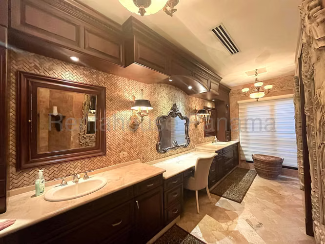 Glamorosa e Impecable Casa en Venta en Costa del Este 27PPM907